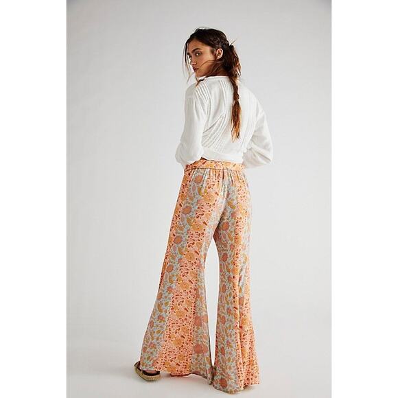 New Free People Bali Sultry Boho Flare Pants $128 Large Chartreuse Floral - Picture 2 of 5
